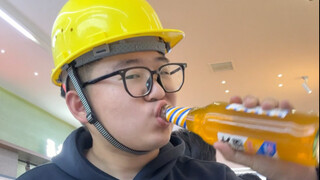 Tan làm tan làm, ăn cơm ăn cơm