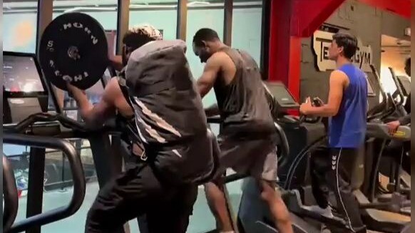 Huấn luyện chuyên biệt tại phòng gym