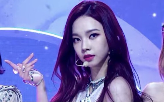 [aespa] Karina 211022 'Savage' Straight Cut
