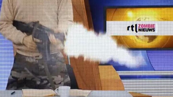 Presenter paling berdedikasi: Siaran langsung sambil bertarung melawan zombie!