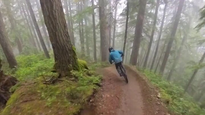 Nhấn phím F để thoát khỏi thành phố ồn ào