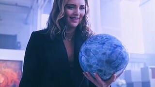 外星人流落地球，本想扮成人类低调生活，但实力不允许