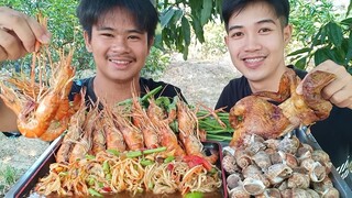 ส้มตำกุ้งเผา ไก่ย่าง หอยหวาน ในวันสงกรานต์ มาแซ่บๆด้วยกันค้าบ.