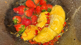 Durian and strawberry rice bowl—such a niche way to eat!