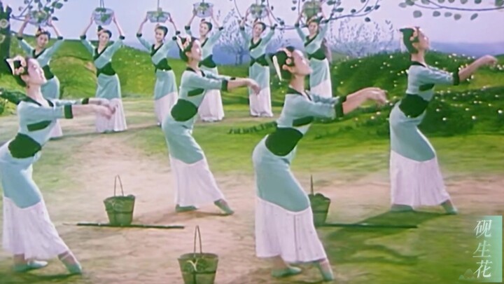 Lush greenery, graceful and enchanting dance moves—truly unique in charm.