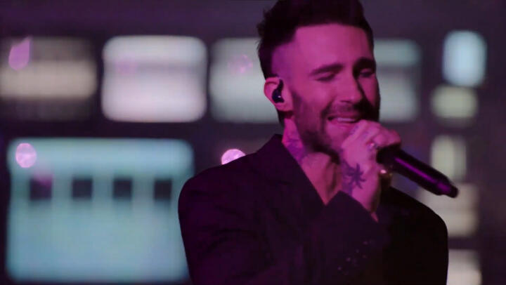 The "Girls Like You" live 2021 by Maroon 5