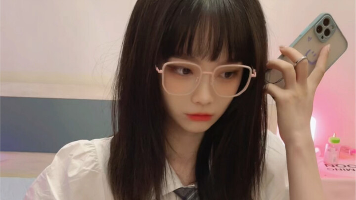 พูดตามตรงนะ ห้องที่ฉันจัดแต่งบรรยากาศนี้ ทำให้คุณรู้สึก "โรแมนติก" ไหมล่ะ?