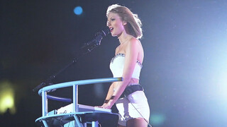 Taylor Swift "Love Story" siaran langsung
