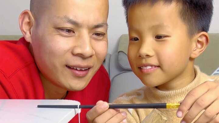 你们知道小孩的袜子有多臭吗。