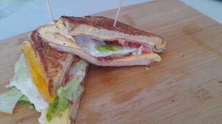 อาหารเช้าที่ง่ายและอร่อย! - ฉันไม่เคยกินแซนด์วิชย่างอร่อยๆ แบบนี้มาก่อนเลย!