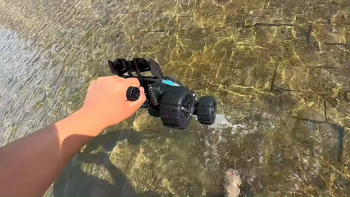 Fishing RC car series in water！
