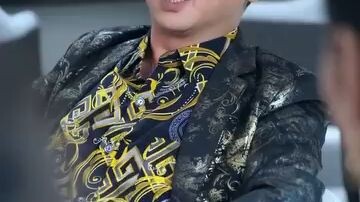 Having triplets with ceo..     short Chinese drama