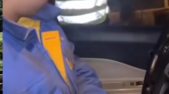 This traffic cop's law enforcement is so touching—it'll yield even better results!