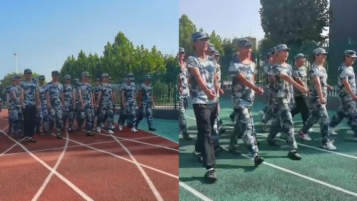 อาจารย์ฝึกสอนได้จัดให้นักเรียนซุ่นกั่วแยกไปอยู่อีกทีมหนึ่ง ขณะเดินแถวจังหวะเท้าเป็นระเบียบ ทำชาวเน็ต