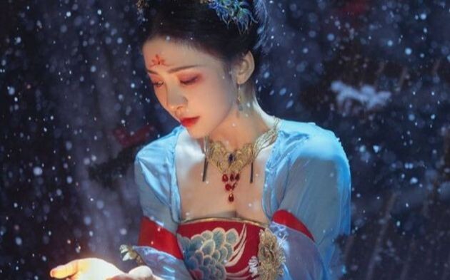 Oh my god...she really is a peerless dancer with a look full of stories!!