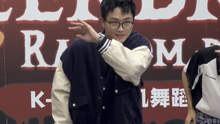 معلم الفيزياء من مواليد الألفية الثالثة يواجه موسيقى البوم بوم باس