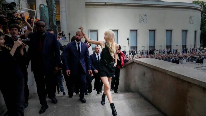 【Lisa】So many people! I’m shocked by your popularity!
