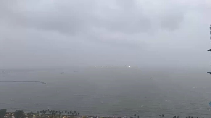 生活虽然普普通通，但要乐在其中，快乐不需要理由，只需要简单的心态。