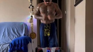 连续一分钟的高强度运动，能完成的这么轻松，不是，老哥你身上装了弹簧吧？！
