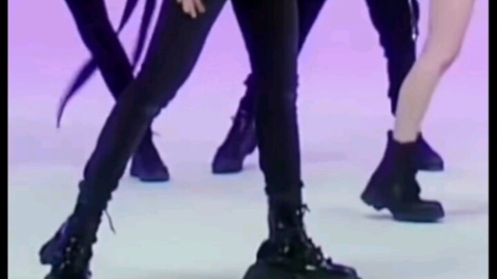 هل من المهم أن تظهر وجه الأخت أثناء الرقص أم لا؟