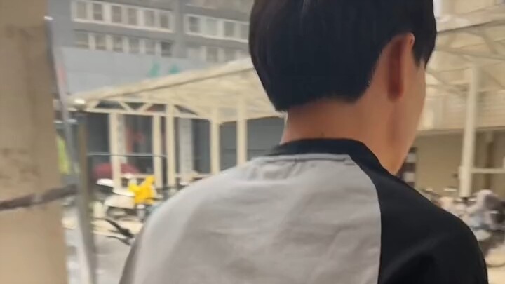 เฟ่ยหยางหยาง ทำไมคุณกลายเป็นตัวตลกไปแล้วล่ะ