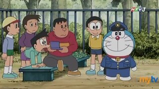 truy bắt những tên trộm hãy làm cho cậu ấy cười