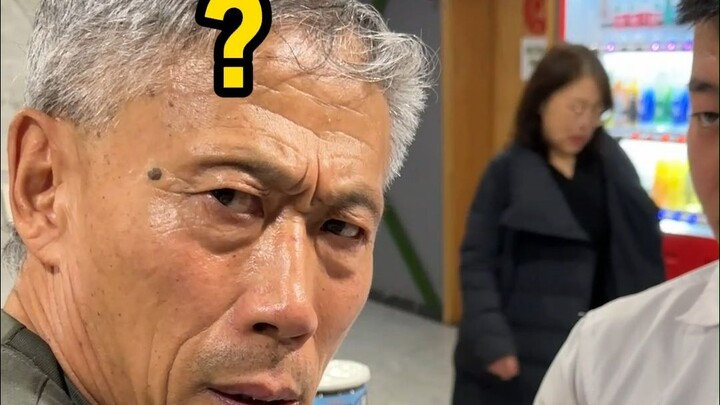 当我俩洗澡时发现摄像头