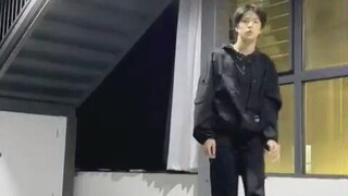 [Where did the spirited young man Liu come from? You are indeed Yao Wen] Before he could get out of 