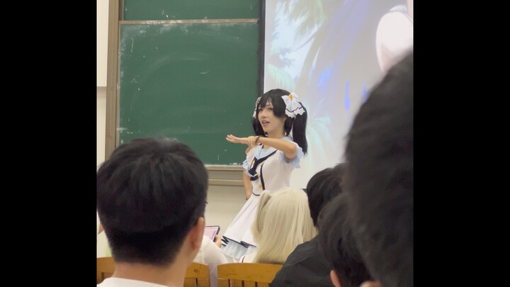 I performed "Natsuiro no Egao" at the manga club's recruitment event and unexpectedly received suppo