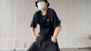 ฉันเป็นคนที่ฮอตที่สุดในการเต้นฟลิปสูงชาย...