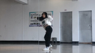 Jennie's new studio dance high school students cover dance [SAD GIRLZ LUV MONEY]