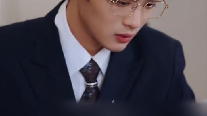 Shock ! Dibalikan ke sebelum tragedi,saya akan menyelamatkan bos depresi!