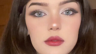 مقارنة بين مظاهر المكياج المختلفة