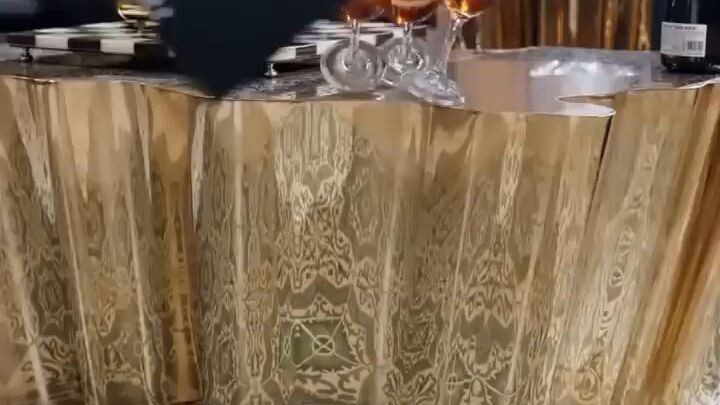 เด็กหญิงวัย 5 ขวบเรียกขอทานว่าพ่อ หญิงตะลึง_ ที่แท้เขาคือมหาเศรษฐีพันล้าน[พากย์ไทย]