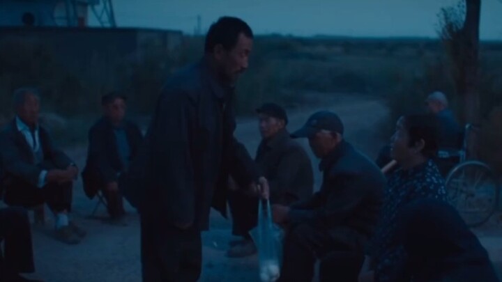 Kalau diperhatikan lebih teliti, film ini lebih terasa seperti film dokumenter kehidupan.