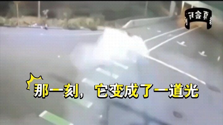 开车不会踩油门，吃席总会夹菜吧！！！