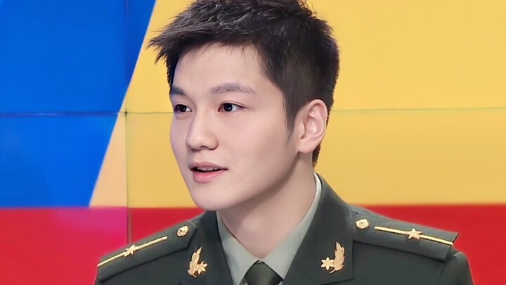 [Fan Zhendong] Who wears military uniforms/suits in their prime years... Of course, they wear unifor