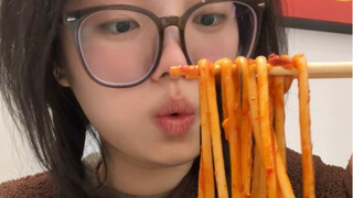 شينجيانغ لذيذة جدًا حقًا... أنا مستسلم... آه آه آه آه آه