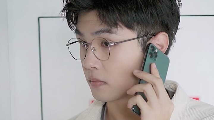 “Hãy nhìn kỹ vào từng chi tiết, yêu hay không yêu đều quá rõ ràng”