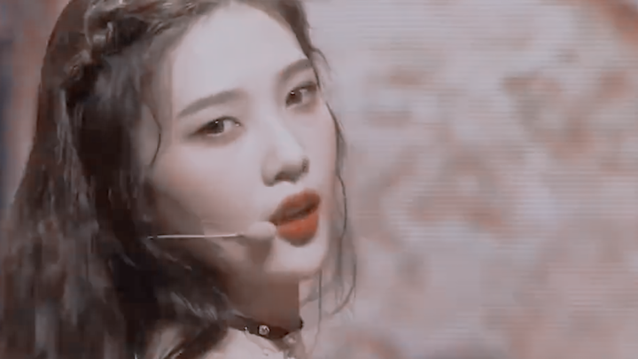 【Park Sooyoung】Adegan ikonik sudah diantisipasi! Dia datang, membawa highlight selama tiga detik—kal