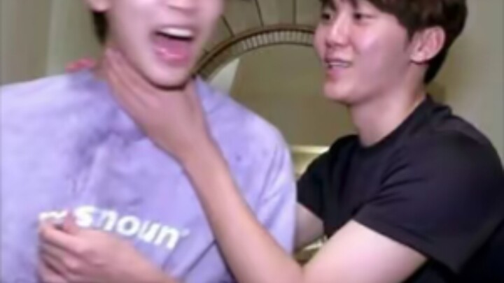 “Ở Hàn Quốc chẳng phải văn hóa tôn ti trật tự rất nghiêm khắc sao?” SVT: Á!