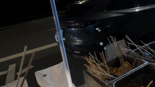我不在乎你做什么工作，因为那是你谋生的手段，而不是你本来的模样。
