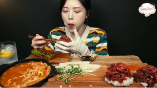 Sushi bò sống siêu to, udon kimchi, thịt heo chiên xù 4 #amthuc