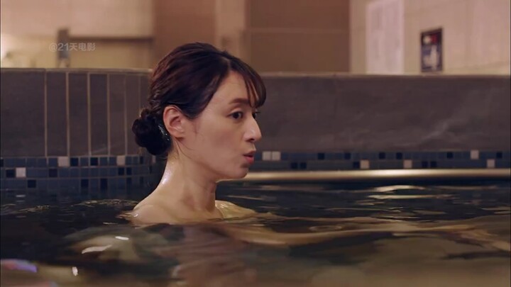 To get her body into the best condition for drinking, this woman jumps into a cold pool every day.