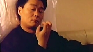 男人在牌上下汗出老千，不料对方看破不说破将计就计，香港电影