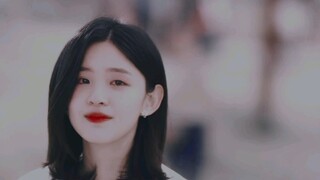 Cô ấy đã trở lại, tôi có nên đi không? . .