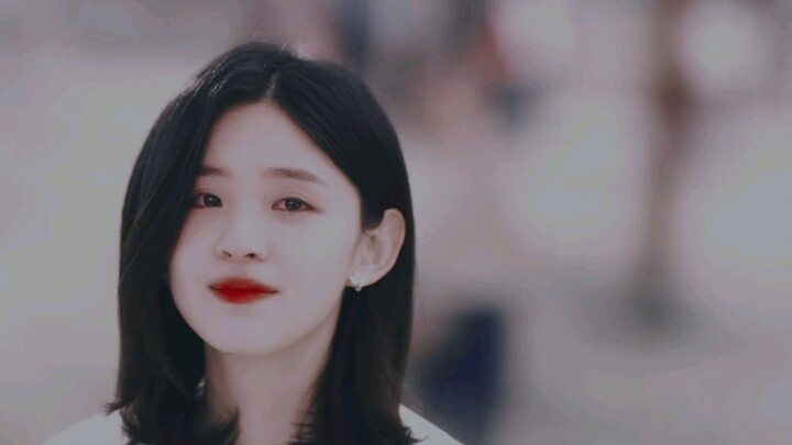 Cô ấy đã trở lại, tôi có nên đi không? . .