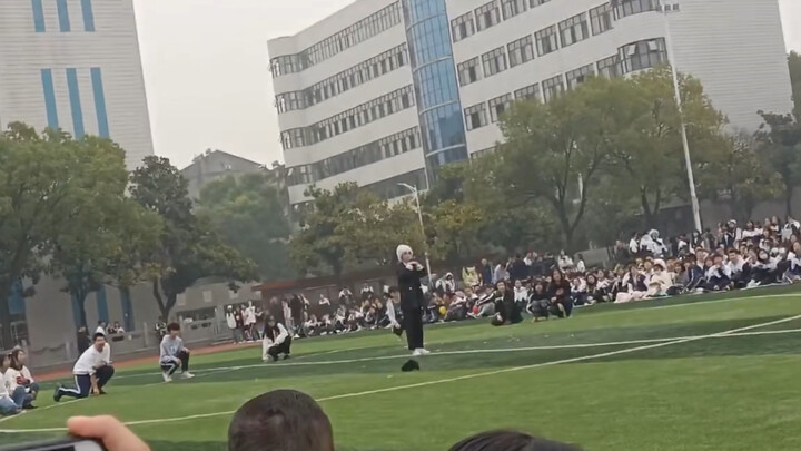 Shock! Someone danced LINK CLICK op at the opening ceremony of a high school sports meeting