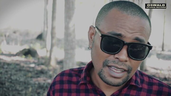 ANGGUR MERAH 4 Loela drakel// Cover Oswald Piga