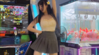 Sister in suspender skirt dance machine, Touch my body, early summer